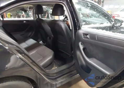 2011 Volkswagen Jetta 2.5L Se from USA, damaged, VIN 3VWDX7AJ8BM393675